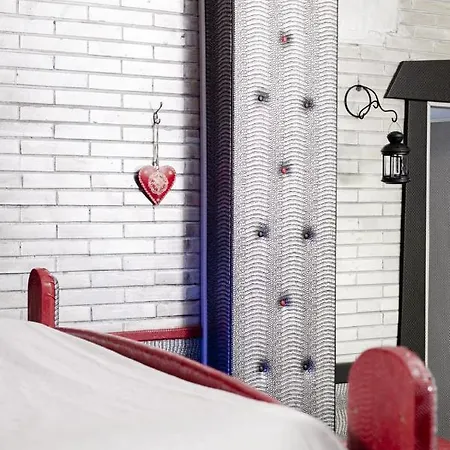 Boutique D'autore - Il Nido D'amore Bed & Breakfast 4*