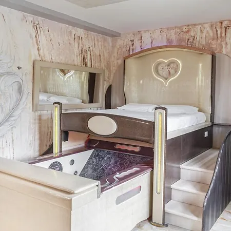 Boutique D'autore - Il Nido D'amore Bed & Breakfast 4*